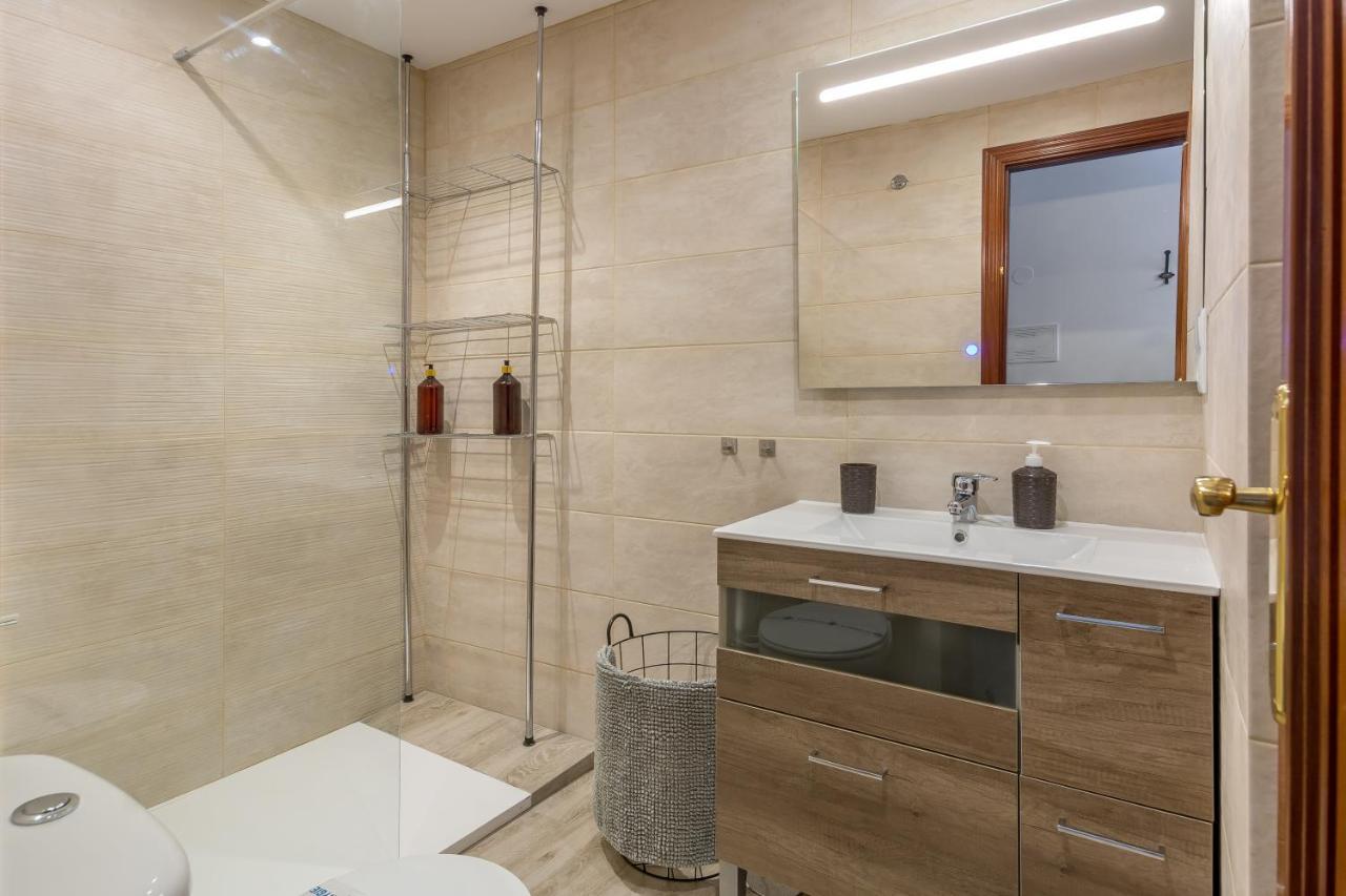 Sf Carihuela Luxury Suite Torremolinos Luaran gambar